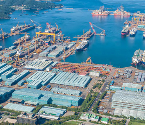 Hanwha Ocean produces high-quality ships at its fully automated shipyard in Geoje, South Korea. 