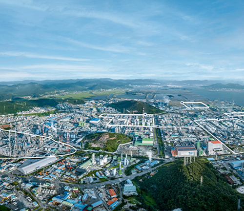 Hanwha's Yeochun CC produces high-quality downstream petrochemical products.