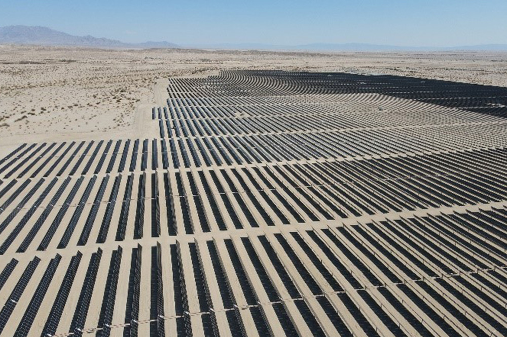 solar-panels-in-desert