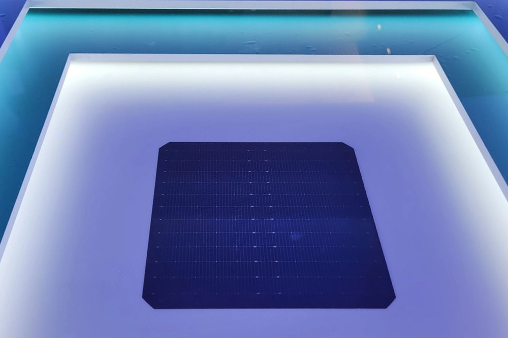 Hanwha Qcells set a world record for tandem solar cell efficiency on a scalable full-area M10-sized cell.