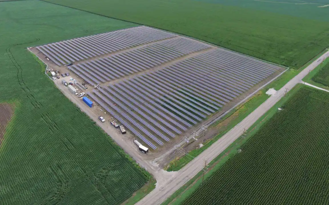 A Summit Ridge Energy community solar project in Momence, Illinois, using solar panels from Hanwha Qcells